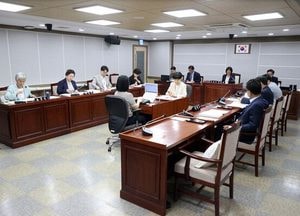 수원시의회 기획경제위, 디지털 소외계층·화성문화제 홍보 등 개선방안 제시