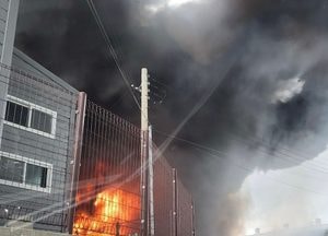 김포 하성면 건설자재 창고서 화재...인명피해 없어