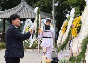 인천 옹진군, 영흥도 X-RAY작전 전사자 14위 추모식…숭고한 희생 뜻 기려