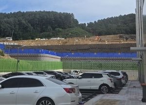 신미숙 경기도의원, 화성 현민초교 옹벽 붕괴 우려 현장 방문 “안전사고 미연에 방지해야”