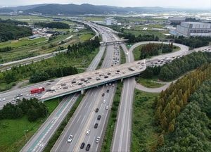 2025 추석 특별교통대책...귀성 당일 고속도로 667만 대 ‘역대 최대’