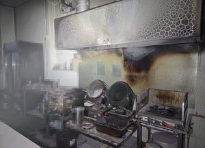 시흥 정왕동 모텔 건물 1층 음식점서 화재...2명 연기흡입, 병원 이송