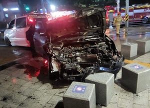 화성서 음주차량이 3대 잇따라 추돌 후 화재...40대 여성 운전자 부상