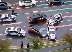 강남 테슬라 절도범 시흥 도심서 검거...수원·고양·용인서도 잇단 사고(사건사고 종합)