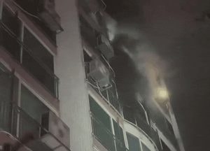 [영상] 평택 세교동 아파트서 한밤 화재...63명 대피, 1명 부상