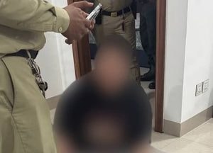 캄보디아 간 김병주 의원…감금됐던 한국 청년 3명 구조