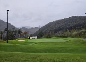 가평 골프장서 작업용 카트 추락사고...70대 외주업체 근로자 2명 숨져