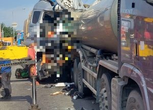 안산 평택시흥고속도로 남안산IC 부근서 5중 추돌...5명 중경상