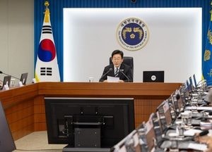 이재명 대통령 “자주국방으로 방산 4대 강국 도약” 사정기관 권한 남용 강력 질타