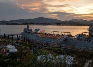 김포시, 함상공원서 국내 유일 ‘군함 선상 다이닝’ 축제 개최