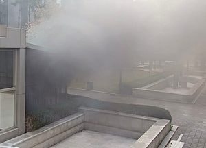 하남 망월동 아파트 지하주차장 차량 화재…50대 여성 운전자 화상