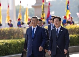 이재명 대통령 “한·중, 역사를 넘어 미래로 함께 나아갈 것”