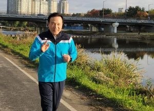임태희 교육감도 뛰었다...경기도교육청 ‘하이러닝 달리기 캠페인’ 진행