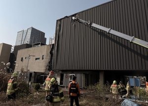 소방서 건물에 불...샤워실 환풍기서 발화 추정