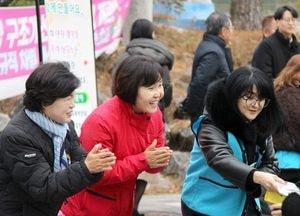 연천군의회, 수능 아침 전곡고서 수험생 응원