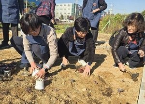 수원특례시 ‘수원 정원의 날–피어나는 꽃’ 개최...고색동 양묘장에 손바닥정원 조성