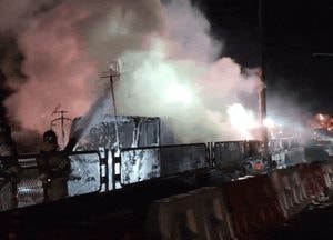 [영상] 남양주 화도읍 차선도색 차량서 화재...인명피해 없어