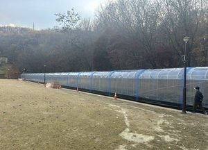 ‘한겨울에도 따뜻하게’ 이천시, 서희테마파크 황톳길에 동계용 비닐하우스 설치
