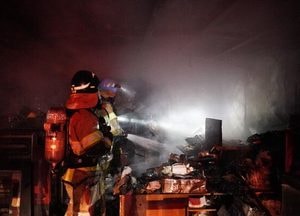 한밤 양주 자동차정비업소 불…인명피해 없어