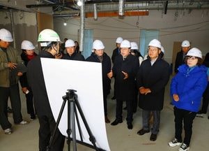 인천 중구의회, 하늘누리센터 공사 현장 점검…연말 준공 앞두고 안전·공정 확인