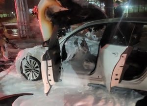 용인 기흥구서 BMW 차량 화재…32분 만에 진화, 인명피해 없어