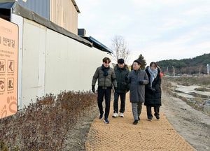 의정부시, 생태하천 10곳에 맨발길 조성…도심 속 건강쉼터 개방