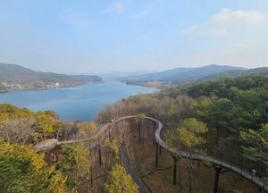 미세먼지 잔뜩, 흐릿한 하늘