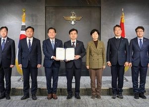 이재준 수원시장·국회의원, 국방부에 ‘수원 군공항 이전, 국가전략 사업화’ 공동 건의문 전달