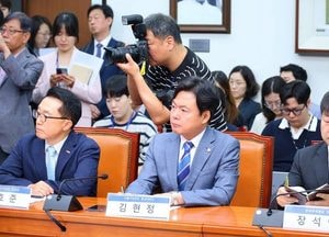 민주당 “국민의힘, 李 대통령 업무보고 비판 아닌 말꼬투리 잡기”