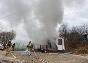 시흥 월곷동 농막 화재…20여 분 만에 진화