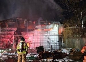 남양주 일패동 냉동창고 화재…창고 1개 동 전소
