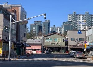 [특별취재] 동두천 지행역 3번 출구 무인 주차단속... 상인·주민, 집단 반발