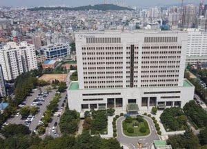 해외연수 중 다른 언론사 기자 강제추행…전 방송사 기자 항소심도 ‘집행유예’
