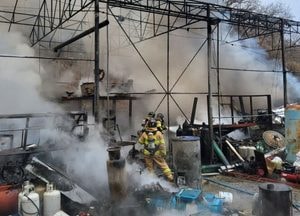 화성 정남면 창고 화재…1시간30분 만에 진화