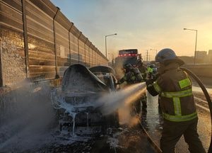 남양주 수석·호평고속도로서 승용차 화재…인명피해 없어
