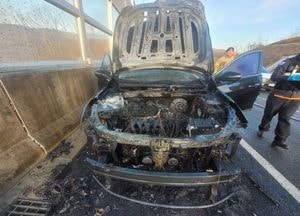 세종포천고속도로서 검정색 SUV 화재…인명피해 없어