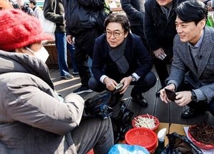 권혁우 수원시장 출마예정자,  민주당 ‘적격’ 판정 후 명절 행보 나서