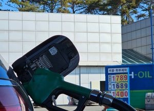 미·이란 무력 충돌 여파에 기름값 ‘큰 폭’ 상승…전국 평균 휘발유 1751.44원