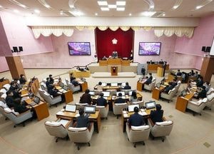 안양시의회, 제309회 임시회 개회...박준모 의장 “소상공인·취약계층 지원 예산 신속 집행”