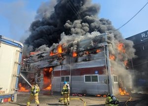 파주 조리읍 물류창고 화재…대응1단계 발령 후 3시간여 만에 진화