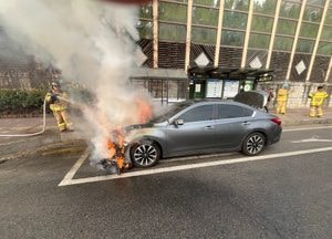 과천 중앙동 도로서 승용차량 화재…1명 경상