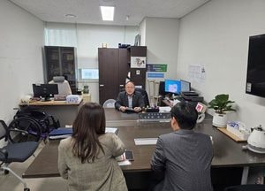 박재용 경기도의원, 학교 체육관 무대 경사로 설치 확대 논의
