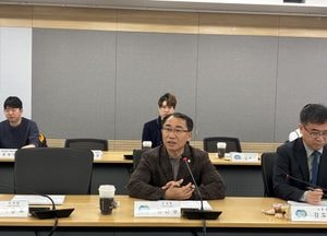 김선영 경기도의원, 경기도 공무직 임금체계 개선 연구 용역 중간보고회 참석