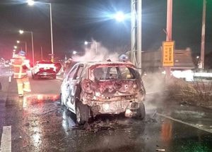 고양 자유로서 3중 추돌 뒤 차량 화재…인명피해 없어
