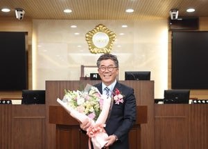 평택시의회, 이윤하 제9대 후반기 의장 선출 “안정적 의회 운영 최선”
