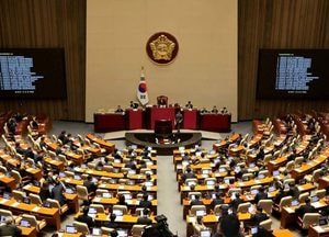 추경 통과 뒤 엇갈린 평가…여당 “민생” 야당 “구조·외교 문제”