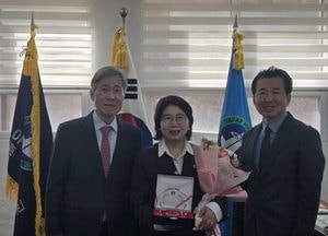 이서영 경기도의원, 성남 야탑고교 감사패 수상...학교 발전 기여 인정