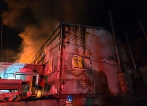 여주 지내리 공장서 새벽 화재…약 2시간 만에 진화