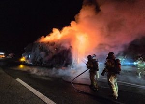 중부내륙고속도로 여주 구간서 주행 중 차량 화재…1억9000만원 피해
