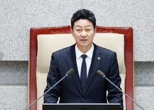 경기도의회, 제389회 임시회 본회의 개회...김진경 의장 “위기 앞에 책임 다하는 의회 되도록 최선 다해야”